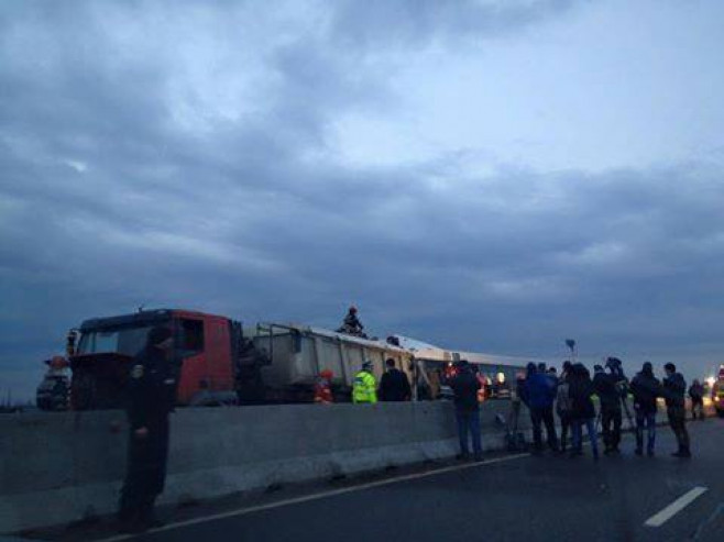 Banzai ending do homework FOTO VIDEO. Grav accident pe Centura de Vest a Ploieștiului: cinci morți și  28 de răniți | Digi24