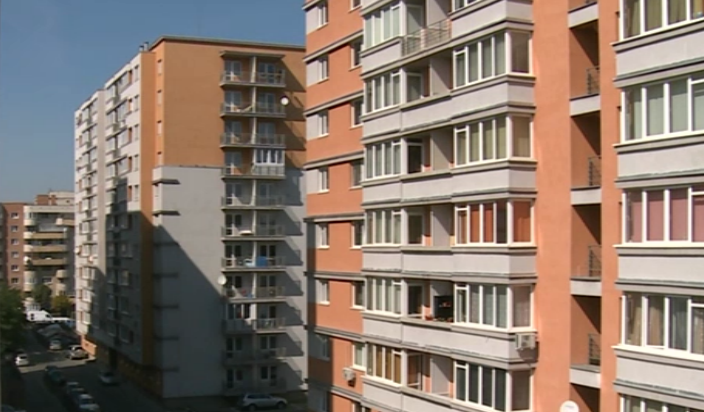 Ce se întâmplă cu balcoanele închise fără autorizație: mesajul ministrului Dezvoltării