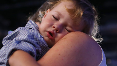 Copil care doarme copil adormit somn Gulliver GettyImages august 2015