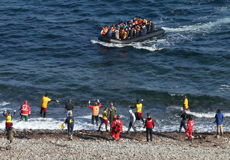 refugiati grecia pe mare - GettyImages-497497030