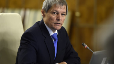Dacian Ciolos sedinta de guvern gov-3.ro