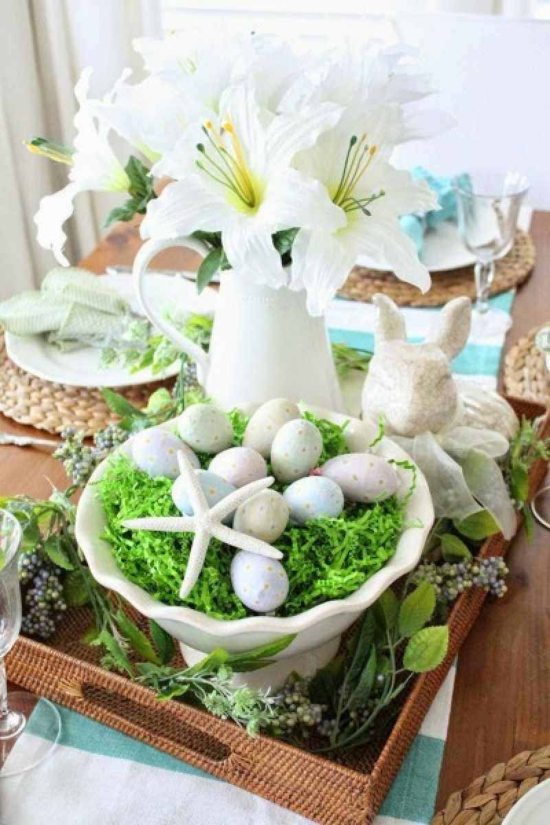 8-decor-din-oua-flori-iarba-si-vase-ceramice-pentru-masa-de-Pasti
