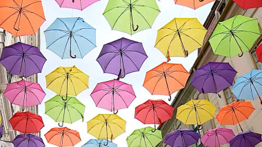 umbrele colorate