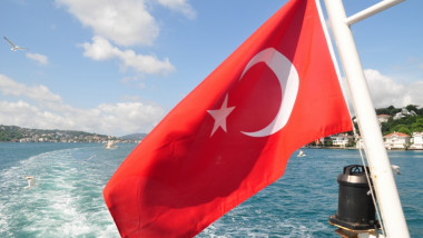 Turkish-flag-boat-5954