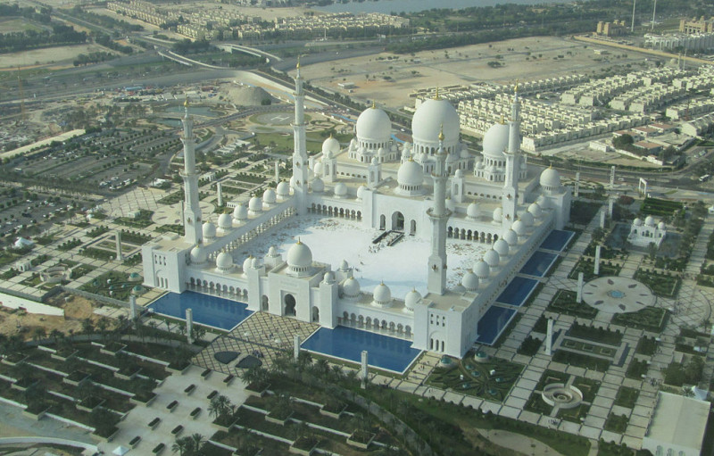 Grand Mosque in Abu Dhabi aerial