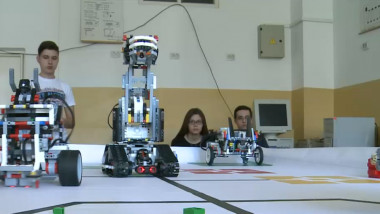 elevi concurs robotica