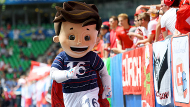 mascota euro 2016 super victor - GettyImages-542918870