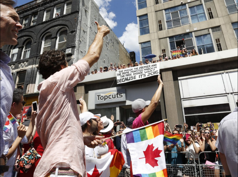 trudeau gaypride3