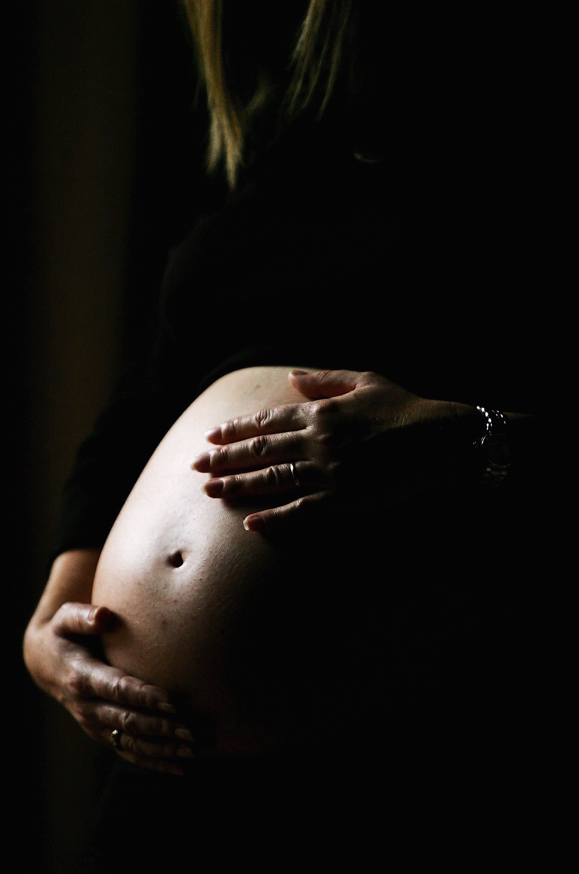 O tanara insarcinata in 9 luni a murit, dupa ce a plecat de la spital unde i s-a spus ca are „o stare buna”