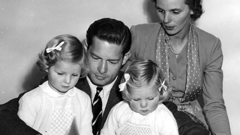 Regele-Mihai-Regina-Ana-Principesele-Margareta-si-Elena-1954