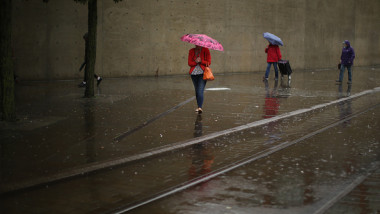 ploaie umbrele getty
