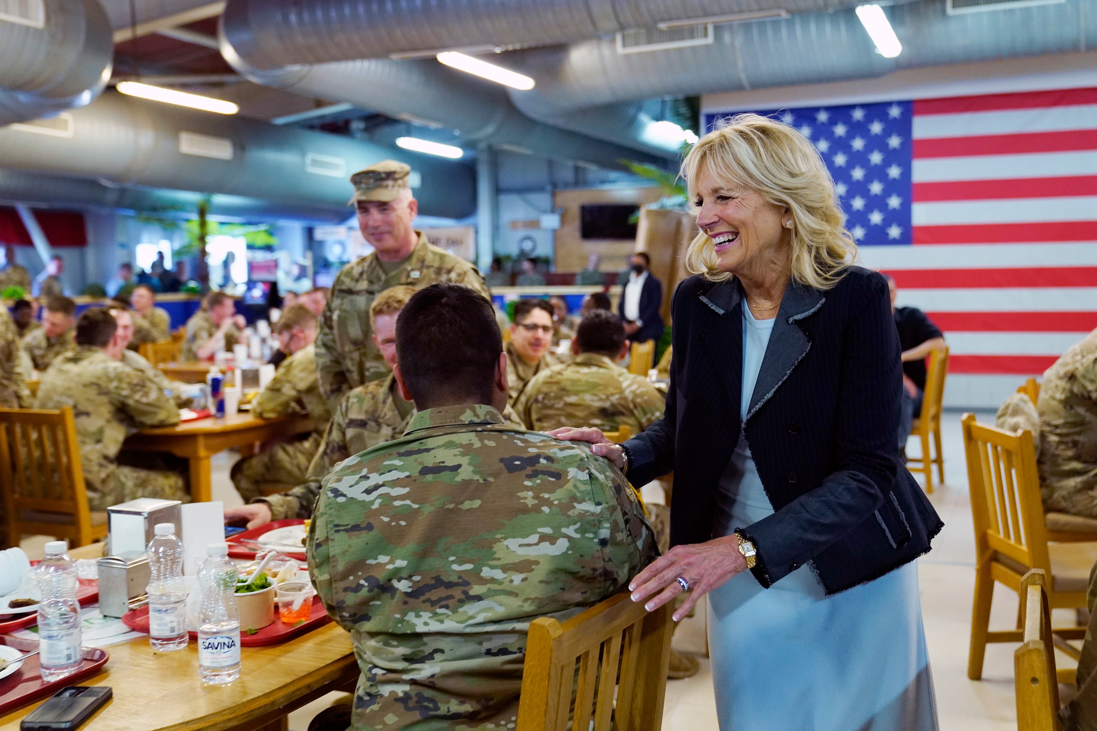 Prima zi a vizitei lui Jill Biden în România. Ce a făcut soția președintelui american la baza Mihail Kogălniceanu