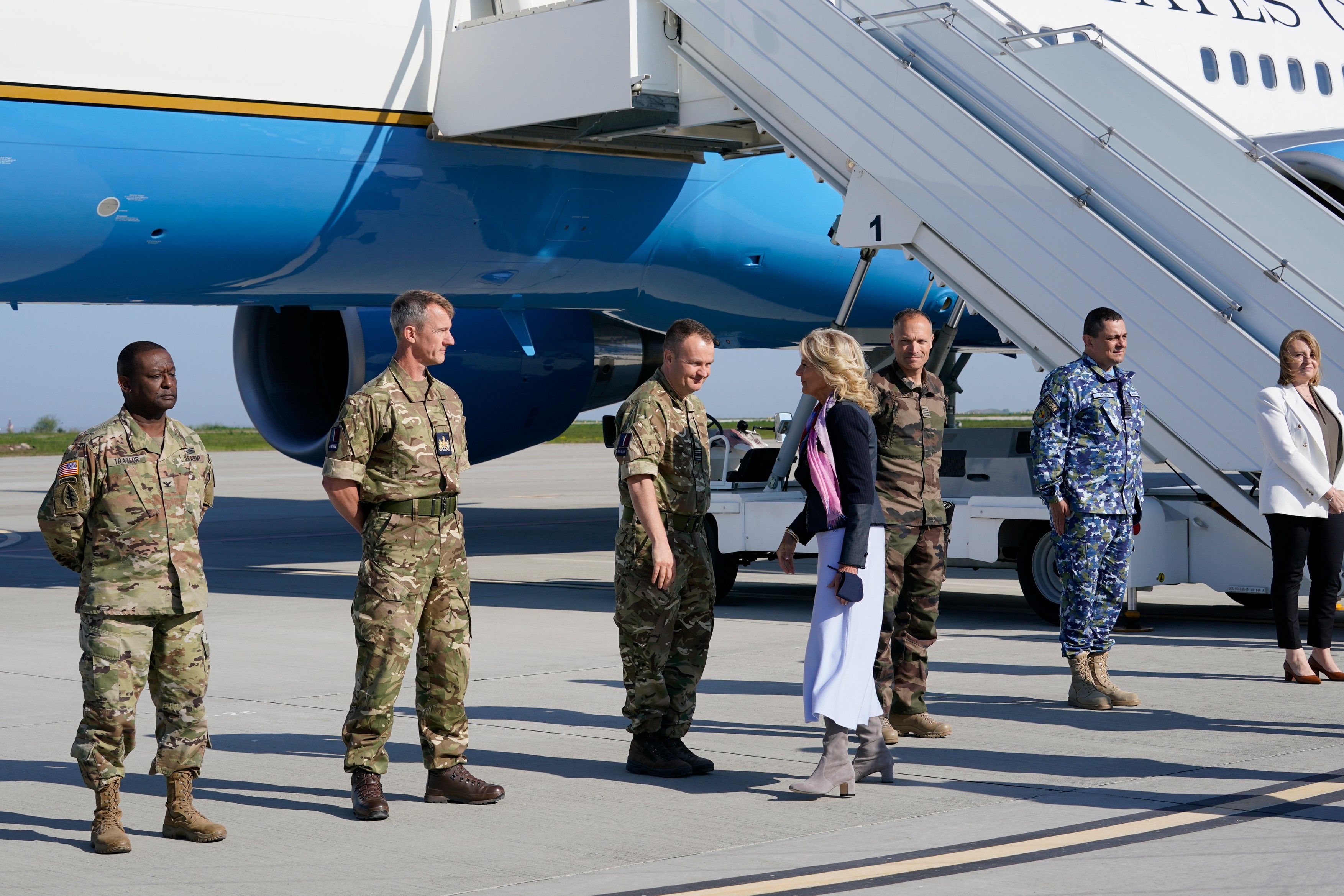 CTP: Cine se întreabă ce caută Jill Biden la baza „Mihail Kogălniceanu” înseamnă că nu s-a documentat
