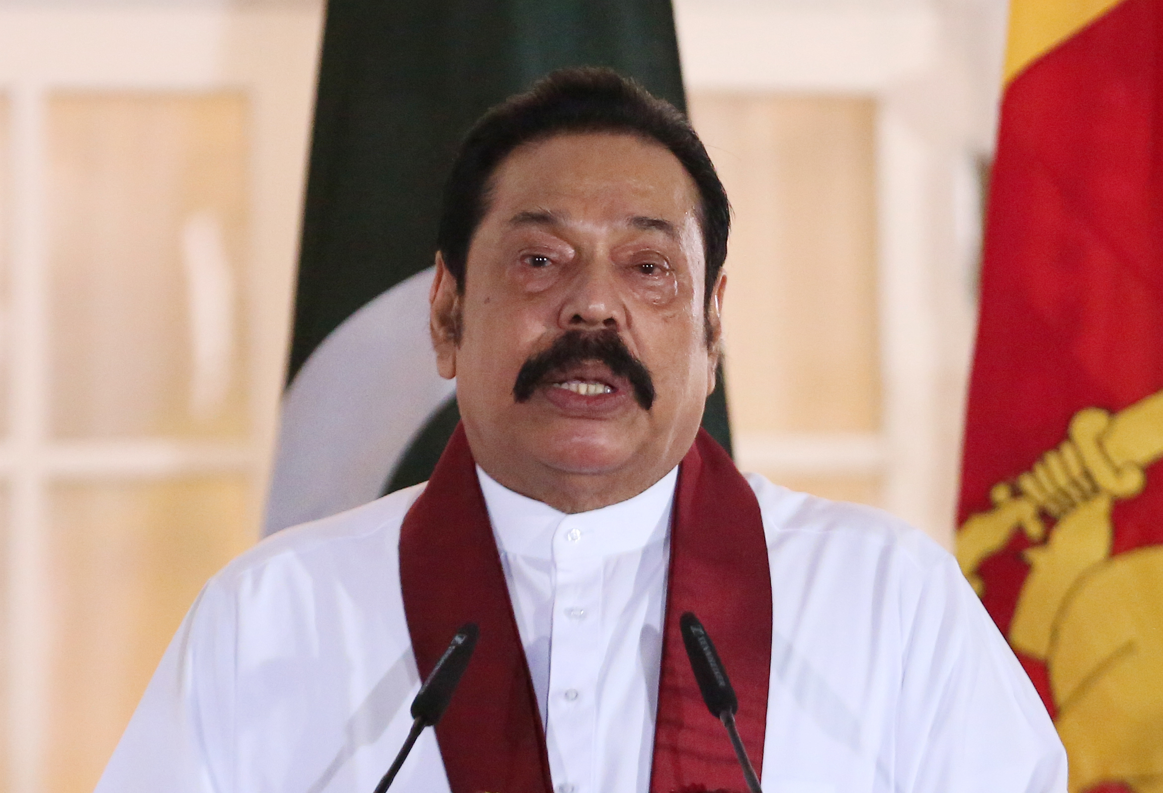 Premierul din Sri Lanka a demisionat din cauza protestelor cauzate de criza economică prin care trece națiunea insulară