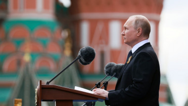 Vladimir Putin susține un discurs în Piața Roșie din Moscova