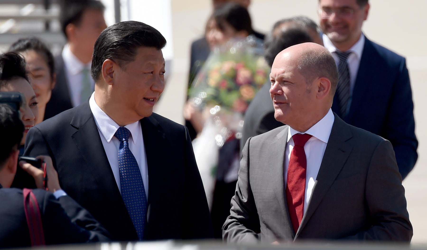 Xi Jinping, mesaj către Olaf Scholz: „Trebuie făcute toate eforturile pentru a se evita extinderea conflictului din Ucraina”