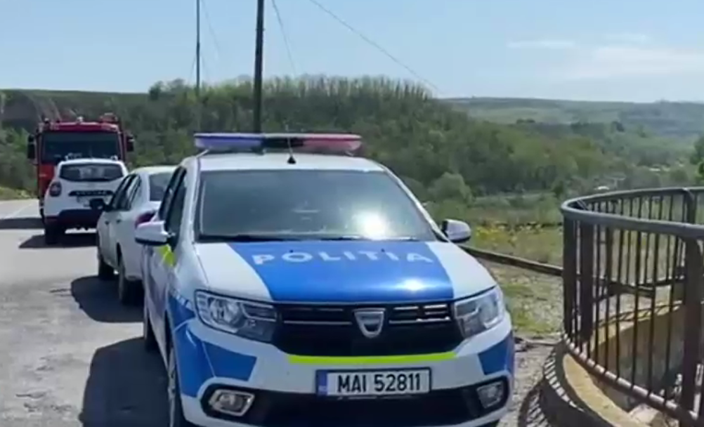 Tatăl care și-a înecat doi copii într-un lac din Bacău este de negăsit. Polițiștii au deschis dosar penal pentru omor calificat