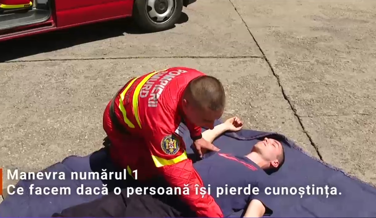 VIDEO Manevre simple care pot salva vieți: Cum acordăm primul ajutor unei persoane care și-a pierdut cunoștința