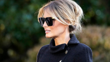 Fosta Primă Doamnă a SUA, Melania Trump din profil cu ochelari de soare portret