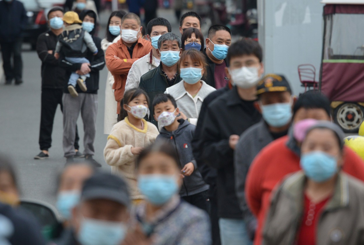 Shanghai declară „zero COVID”, dar măsurile de carantinare continuă