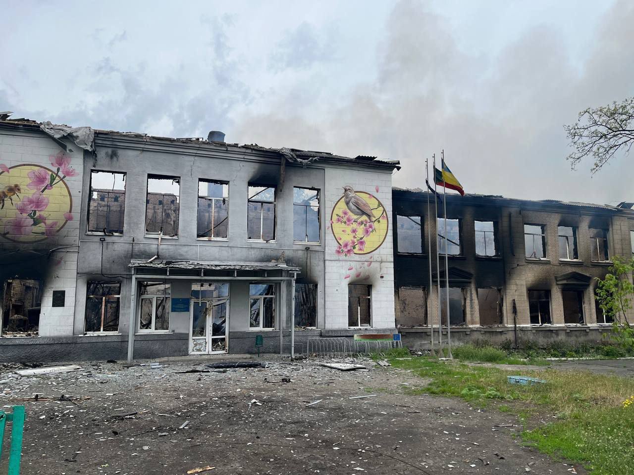 Ucrainenii îi acuză pe ruși că au lovit o școală din regiunea Donețk cu bombe cu fosfor alb