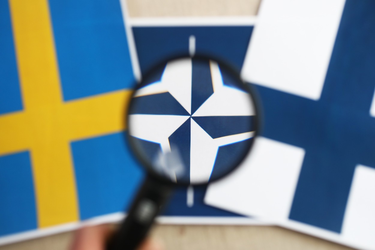 După ce au depus cererile de aderare la NATO, Finlanda şi Suedia vor achiziţiona împreună armament ușor şi rachete antitanc