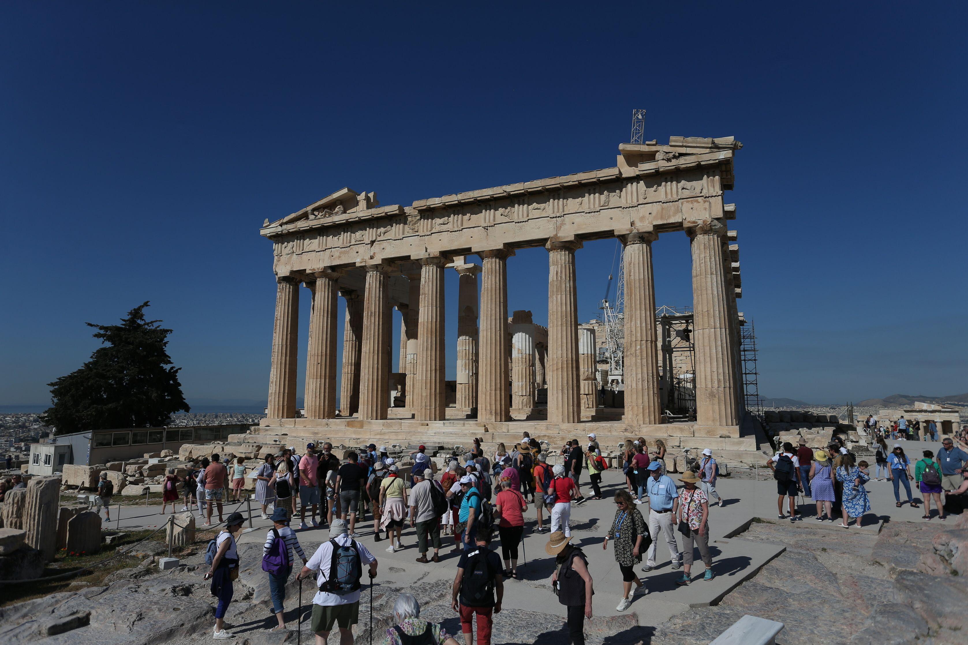 De la 1 iunie, masca nu mai e obligatorie nicăieri în Grecia