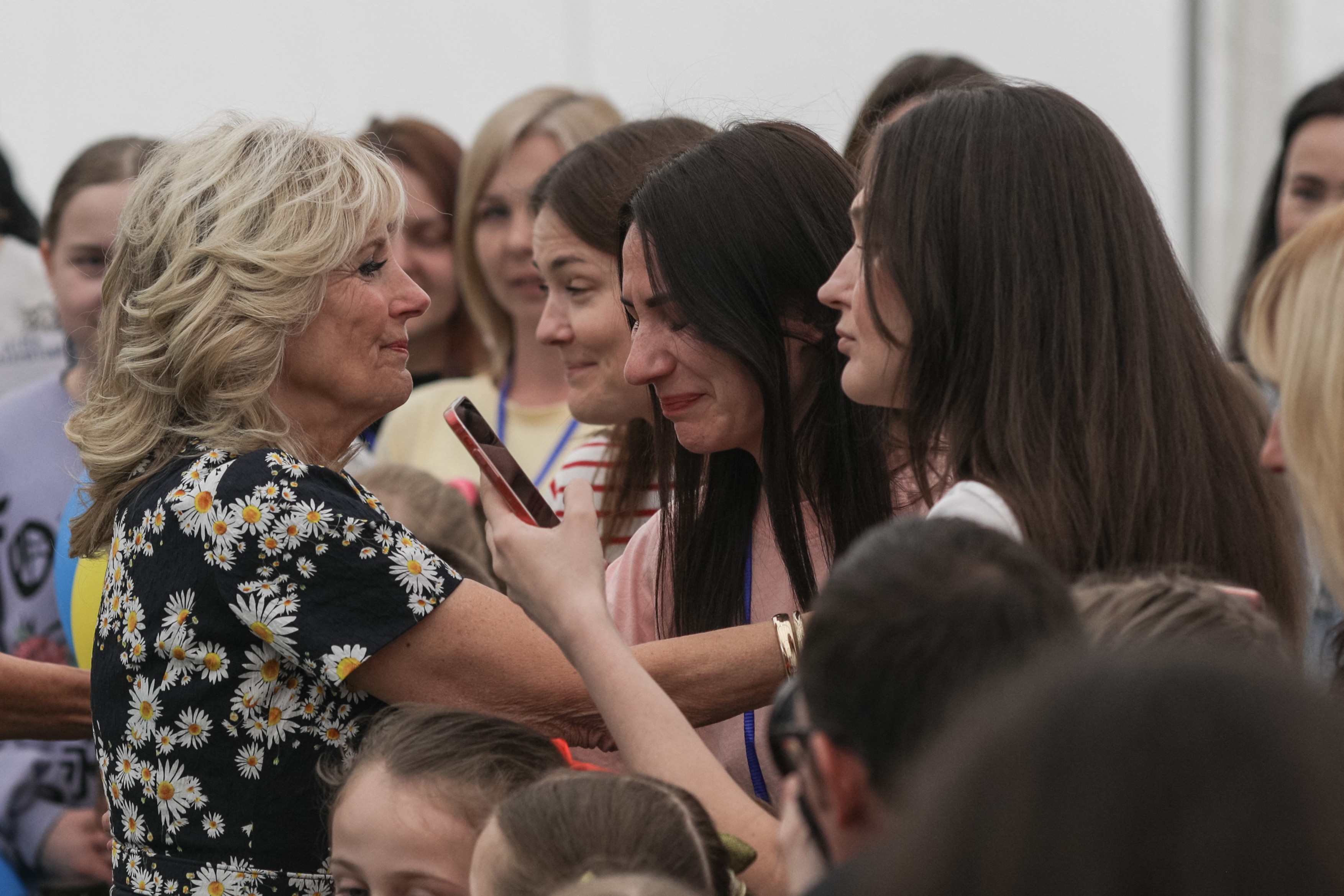 Jill Biden, mesaj după vizita în România: "Cum spunea o mamă româncă: inimile noastre nu au graniţe"