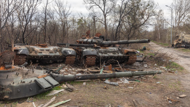 tancuri rusesti distruse in ucraina