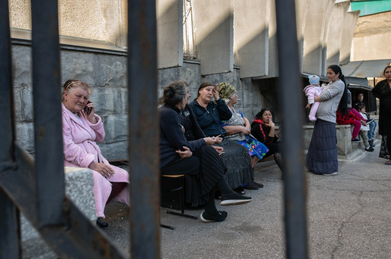 „Întâlniți-vă cu noi înainte să ne refuzați”. Dificultățile întâmpinate de refugiații ucraineni de etnie romă în Polonia (The Guardian)