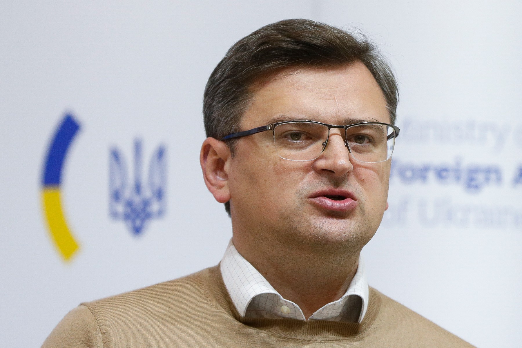 Kuleba acuza NATO ca „nu face efectiv nimic” impotriva invaziei ruse in Ucraina