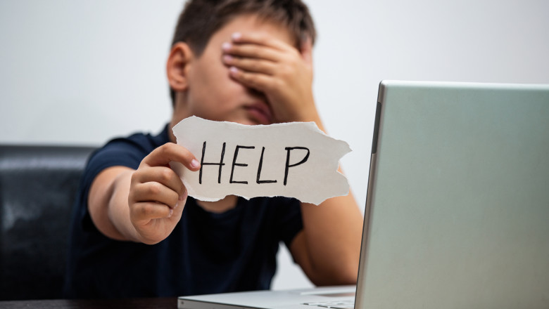 CE a adoptat o nouă strategie pentru a proteja copiii în mediul online. Cei mai mulți copii din UE folosesc zilnic un smartphone