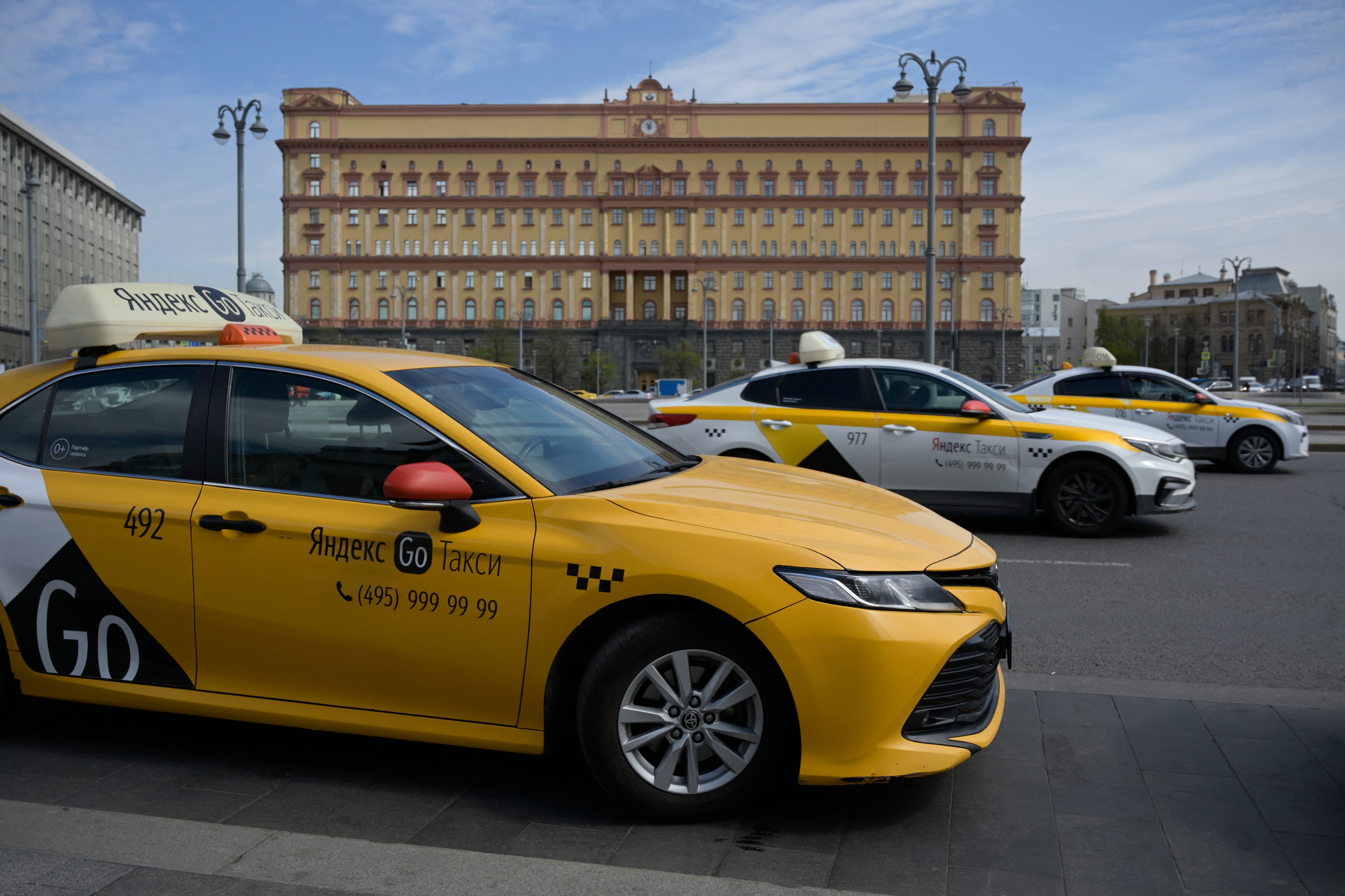Rusia vrea să îi oblige pe taximetrişti să transfere în timp real către FSB datele pasagerilor
