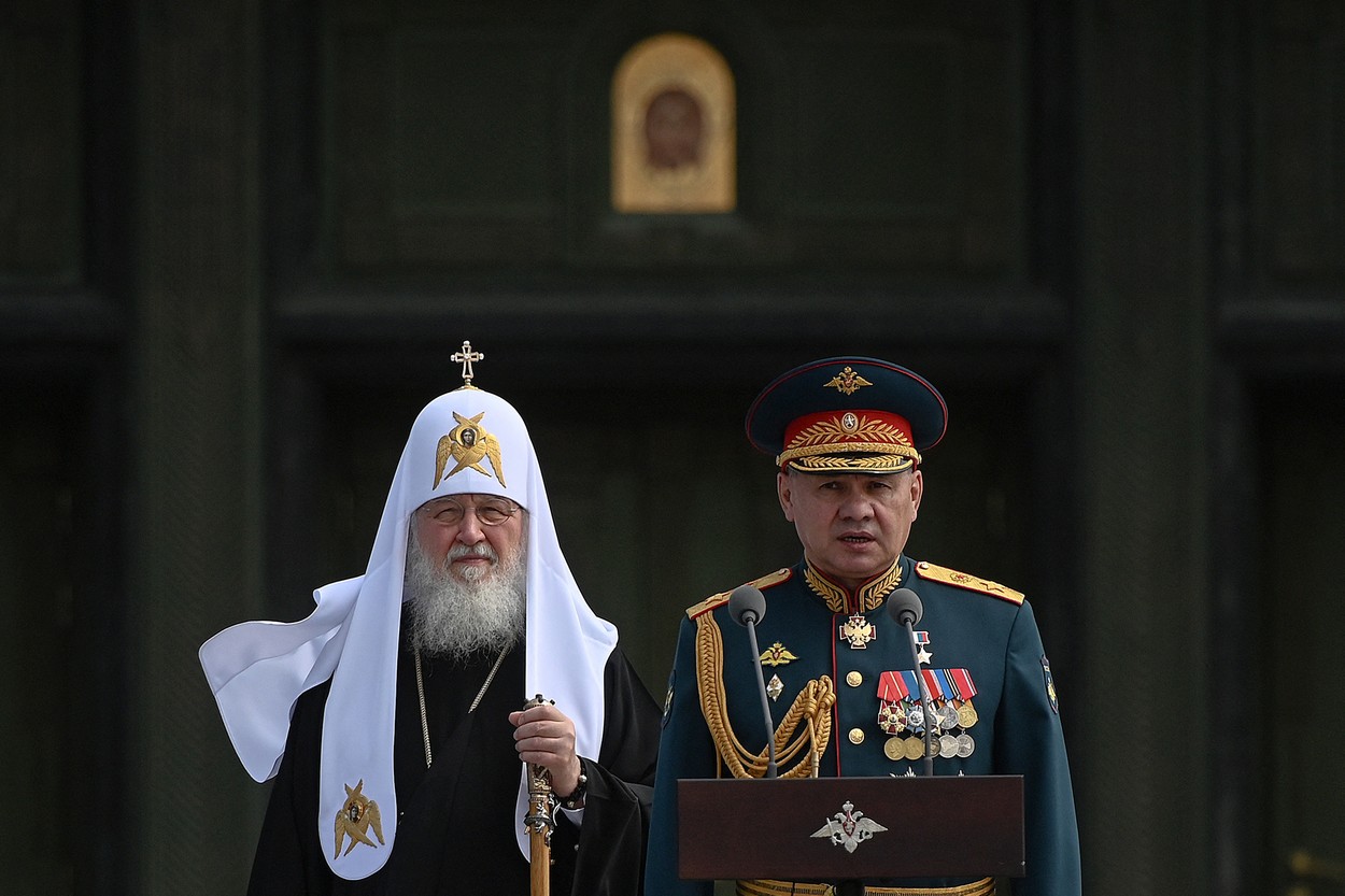 Șoigu i-a cerut lui Kiril să canonizeze un comandant militar. Biserica rusă strânge dovezi despre „minunile” pe care le-a făcut