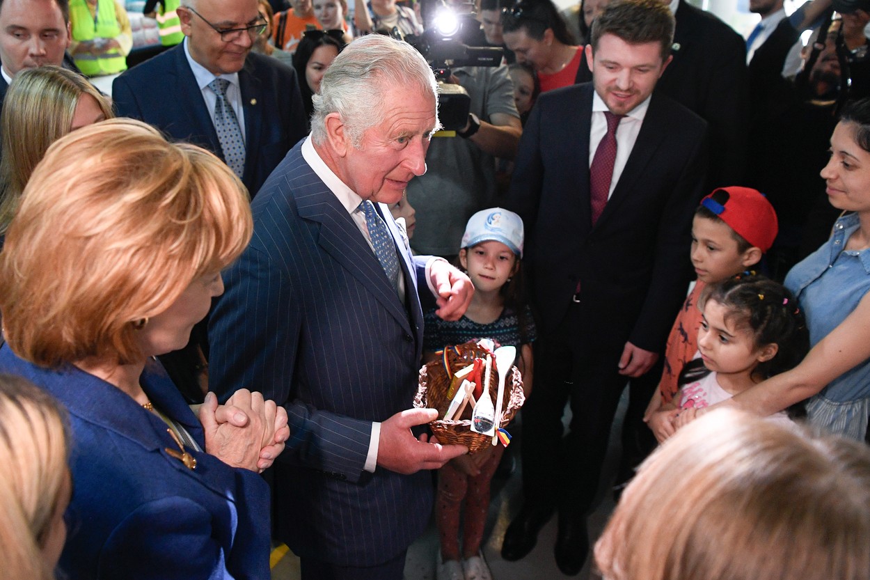 Printul Charles s-a intalnit cu refugiatii urcraineni de la Romexpo. Le-a transmis un mesaj de „incurajare şi speranţa”