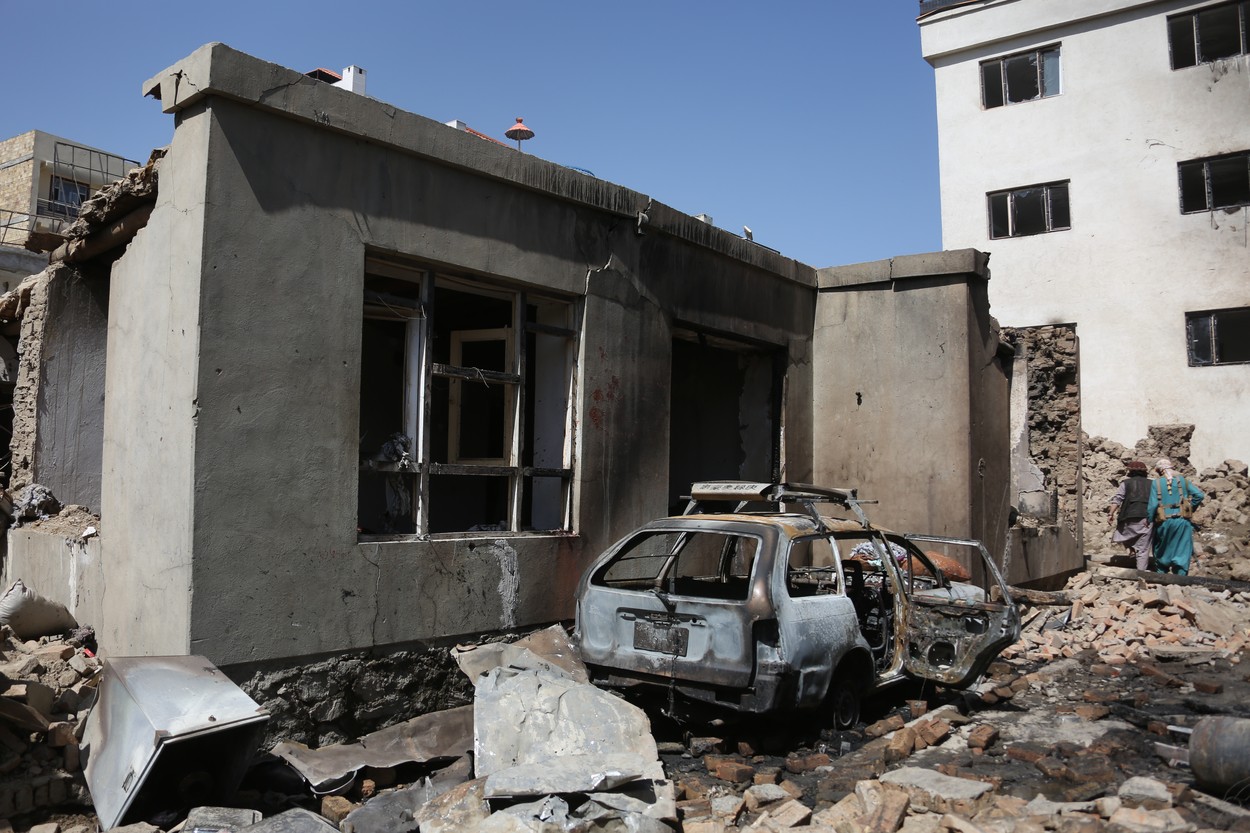 3 atentate cu microbuze-capcană în aceeași zi, într-un oraș din Afganistan. 9 oameni au murit