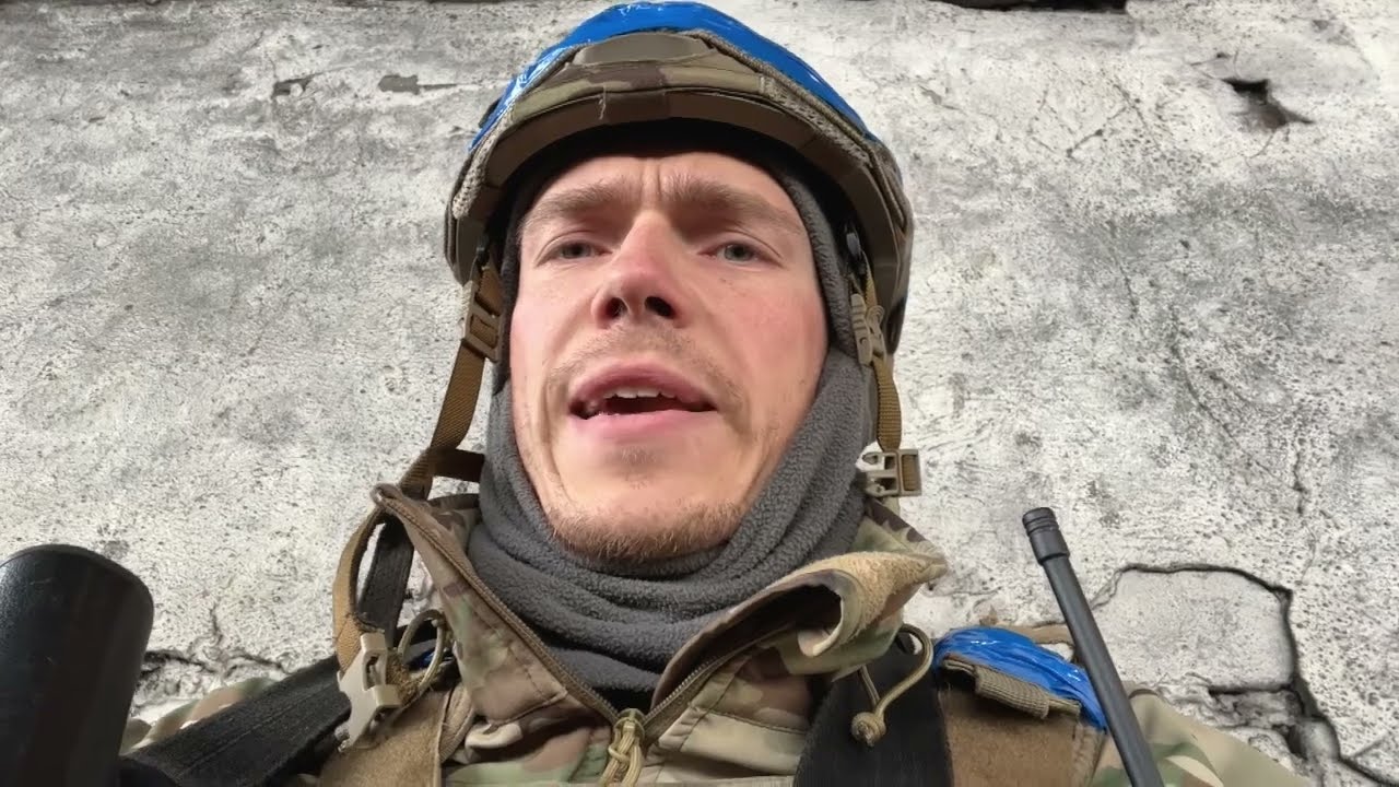 Comandantul Regimentului Azov spune că a primit ordinul de a înceta lupta la Mariupol. Aproape 2.000 de soldați s-ar fi predat rușilor