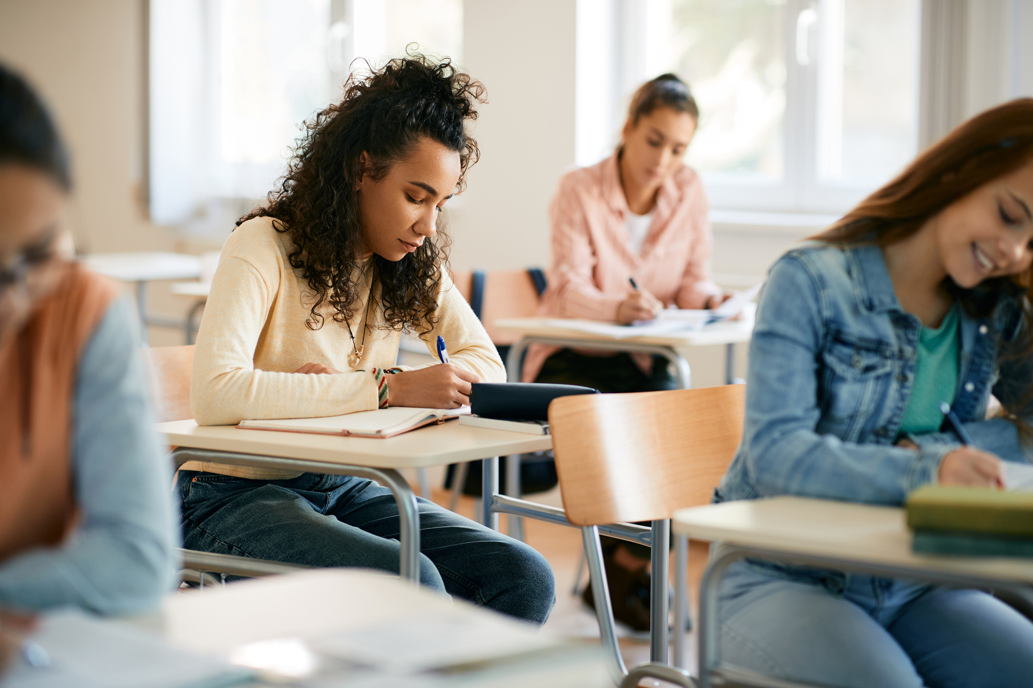 Reguli la Bacalaureat 2022. Ce se interzice în sala de examen și în ce situații candidații riscă să fie eliminați