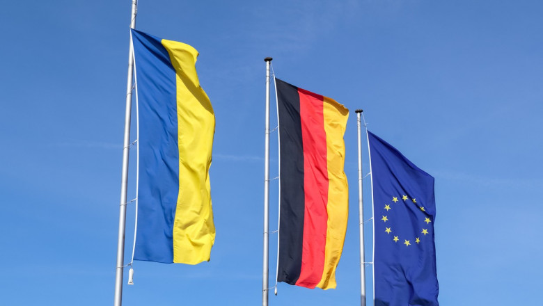 steagurile arborate ale ucrainei, germaniei si UE
