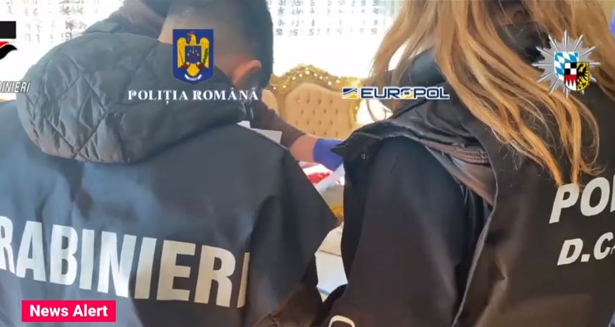 Românce prinse după ce au înșelat zeci de bătrâni italieni: „Prima victimă a lăsat la o parte rușinea și a mărturisit ce s-a întâmplat”