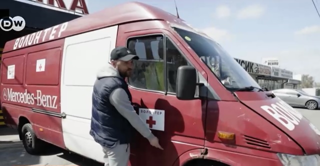 Povestea salvatorului din Mariupol. "Cel mai mult mă temeam să văd trupul unui copil mort"