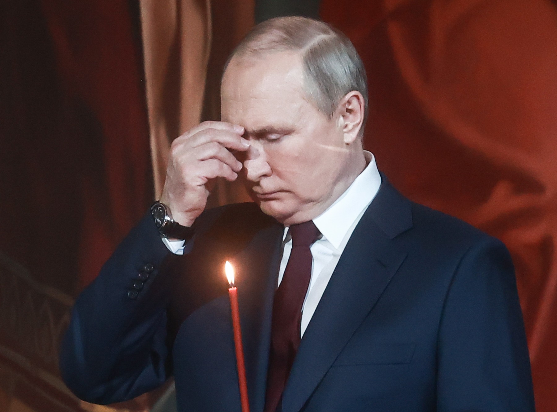 Putin vrea să schimbe regulile de scriere în limba rusă: Cuvântul „Dumnezeu” trebuie să se scrie cu literă mare