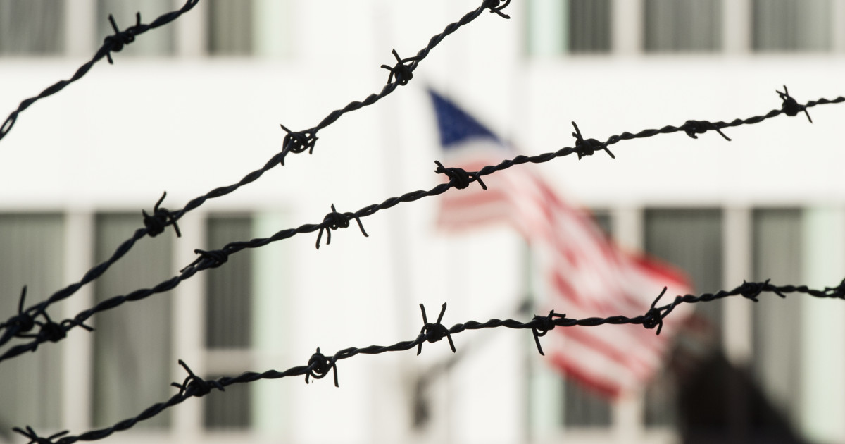 Nouă imigranți decedați în detenție după revenirea lui Trump