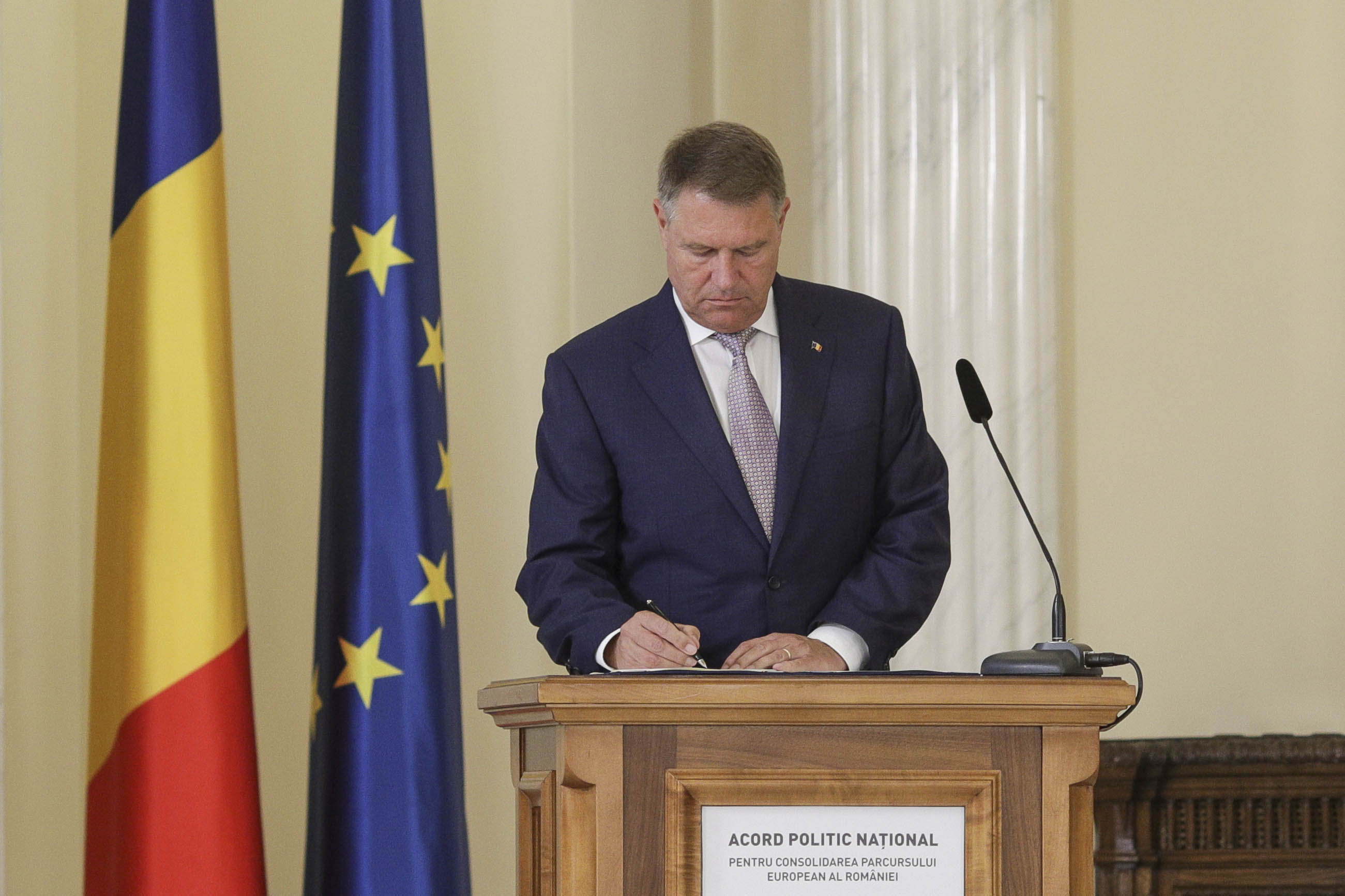 Klaus Iohannis a semnat decretul de eliberare din functie a fostului sef al Politiei de Frontiera, Ioan Buda