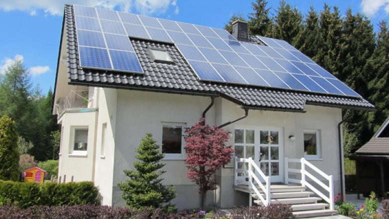 Majorarea TVA scumpește panourile fotovoltaice și bateriile. Ce se întâmplă cu programul „Casa Verde”