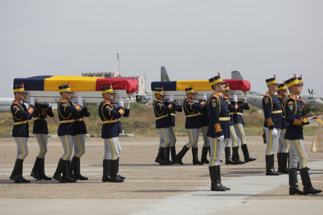 ceremonie-repatriere-romani-morti-kabul-afganistan-inquamphotos-octav-ganea (5)