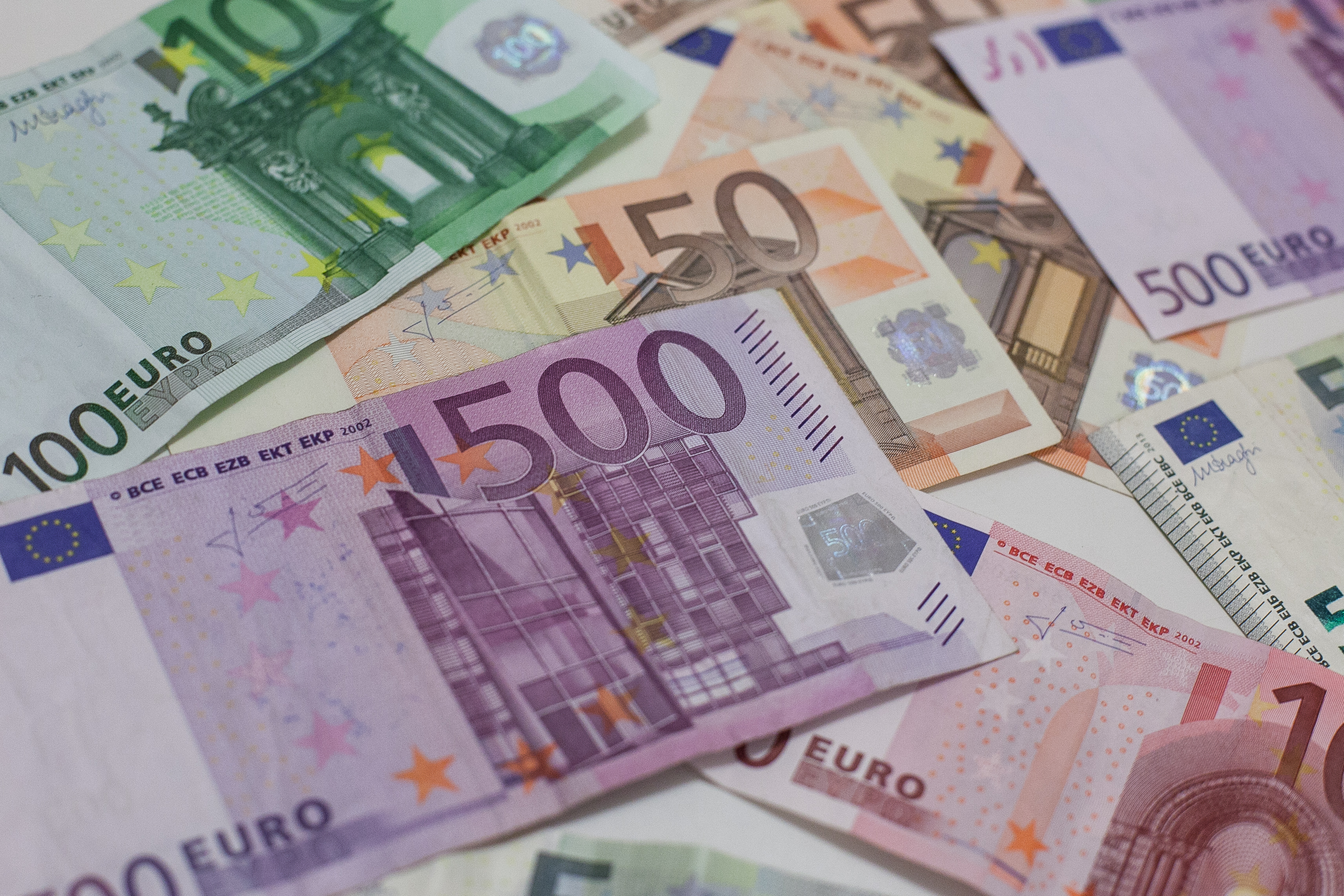 Bulgaria amana cu un an planul de aderare la euro şi la uniunea bancara