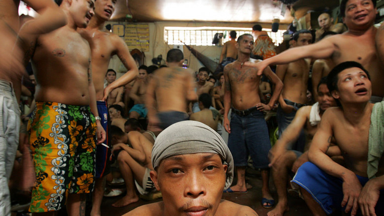 Prisoners Live In Cells Of Human Misery In Overcrowded Manila Jail