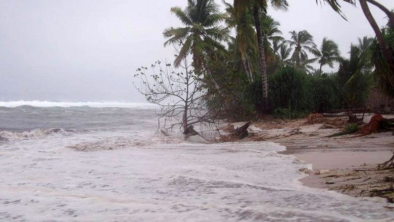 Kiribati Cyclone Pam Batters South Pacific Islands