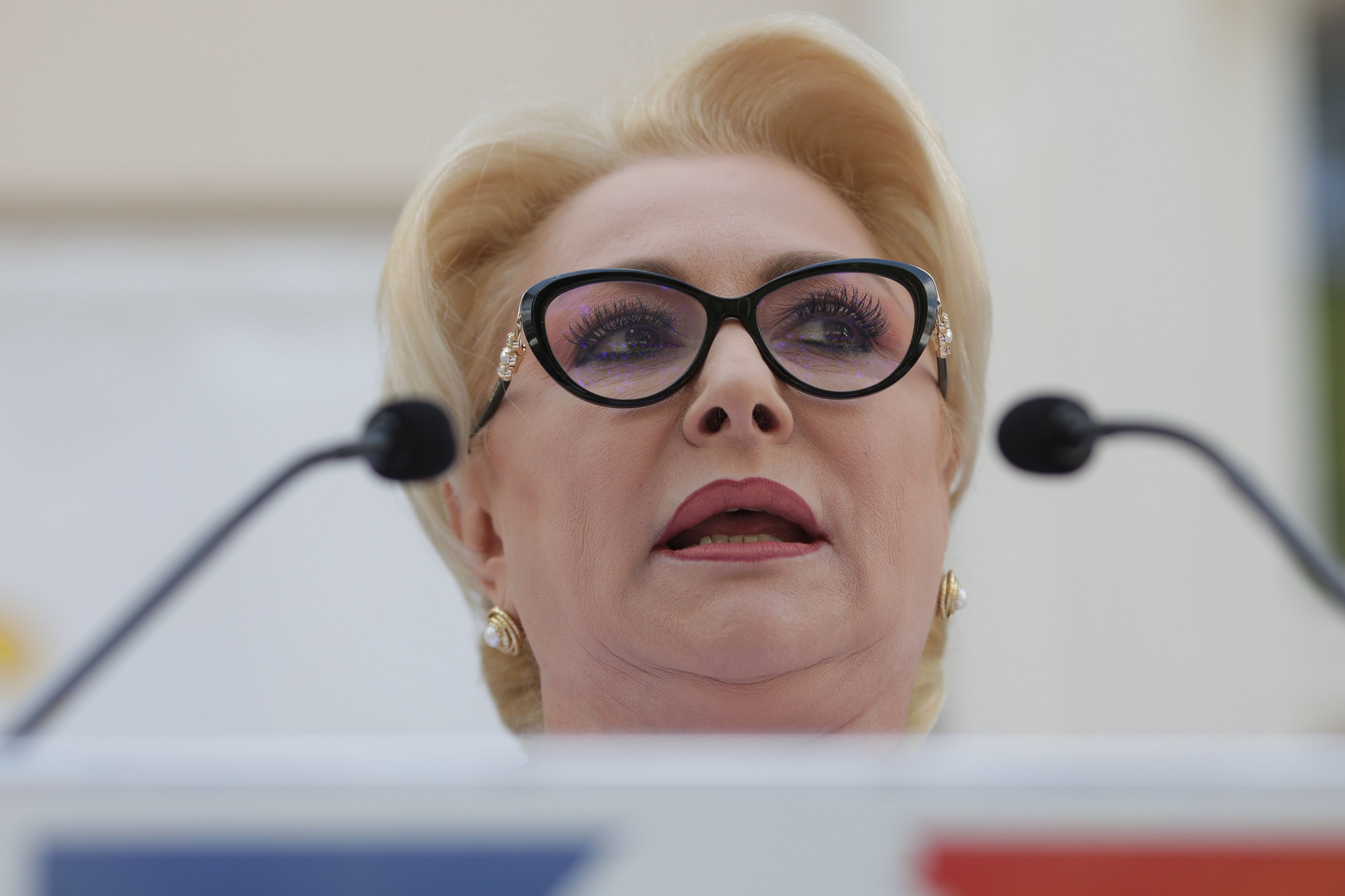 Dancila ii raspunde lui Iohannis, dupa anuntul presedintelui ca nu participa la o dezbatere a candidatilor din turul 2